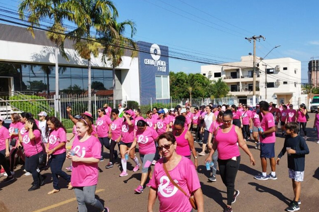 Caminhada pelo “Outubro Rosa com a Apor” promove a conscientização sobre o diagnóstico precoce